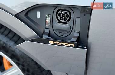 Позашляховик / Кросовер Audi e-tron 2020 в 