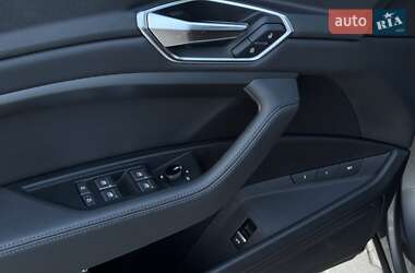Позашляховик / Кросовер Audi e-tron 2020 в 