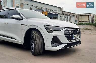 Внедорожник / Кроссовер Audi e-tron 2020 в 