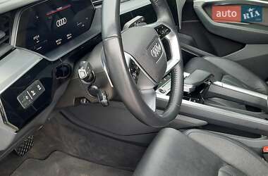 Внедорожник / Кроссовер Audi e-tron 2020 в 
