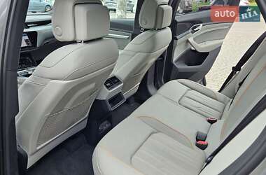 Внедорожник / Кроссовер Audi e-tron 2019 в 