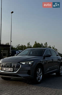 Внедорожник / Кроссовер Audi e-tron 2020 в 