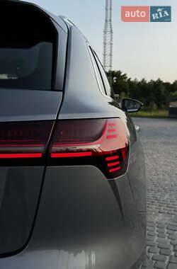Внедорожник / Кроссовер Audi e-tron 2020 в 