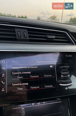 Внедорожник / Кроссовер Audi e-tron 2020 в 