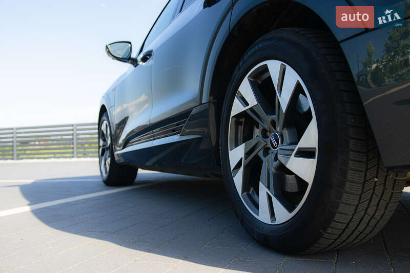 Внедорожник / Кроссовер Audi e-tron 2020 в Ужгороде