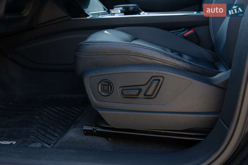 Внедорожник / Кроссовер Audi e-tron 2020 в Ужгороде