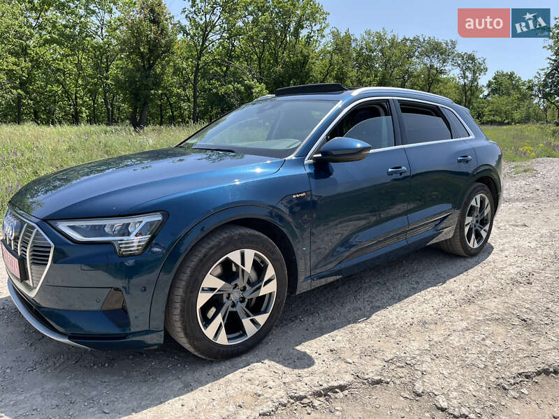 Внедорожник / Кроссовер Audi e-tron 2020 в Днепре