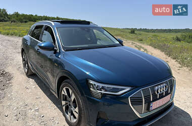 Внедорожник / Кроссовер Audi e-tron 2020 в 
