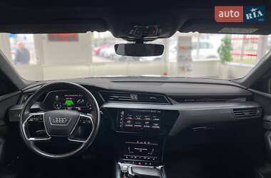 Внедорожник / Кроссовер Audi e-tron 2019 в 