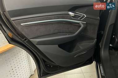 Внедорожник / Кроссовер Audi e-tron 2019 в 