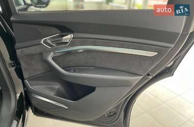 Внедорожник / Кроссовер Audi e-tron 2019 в 