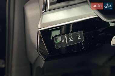 Внедорожник / Кроссовер Audi e-tron 2019 в 