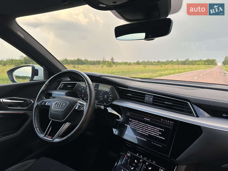Внедорожник / Кроссовер Audi e-tron 2021 в Киеве