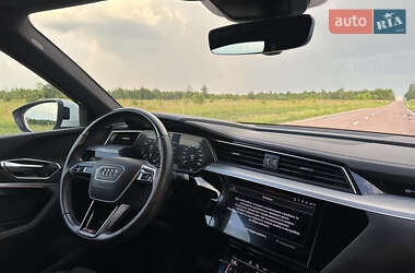 Внедорожник / Кроссовер Audi e-tron 2021 в 