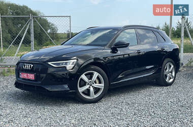 Внедорожник / Кроссовер Audi e-tron 2021 в 