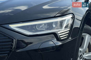 Внедорожник / Кроссовер Audi e-tron 2021 в 
