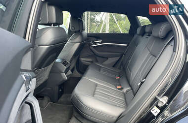 Внедорожник / Кроссовер Audi e-tron 2021 в 