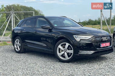 Внедорожник / Кроссовер Audi e-tron 2021 в 