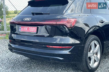 Внедорожник / Кроссовер Audi e-tron 2021 в 