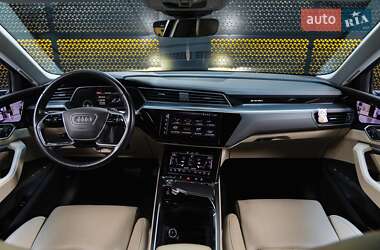 Позашляховик / Кросовер Audi e-tron 2019 в 