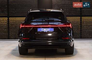 Позашляховик / Кросовер Audi e-tron 2019 в 