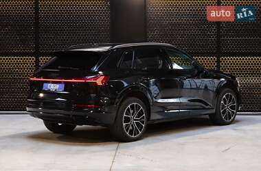 Позашляховик / Кросовер Audi e-tron 2019 в 