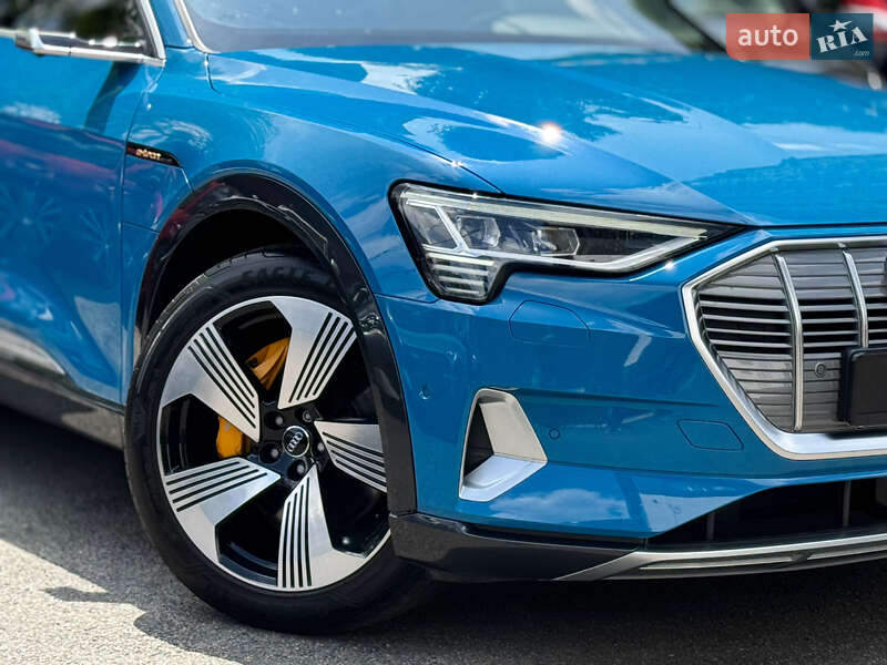 Позашляховик / Кросовер Audi e-tron 2019 в Києві