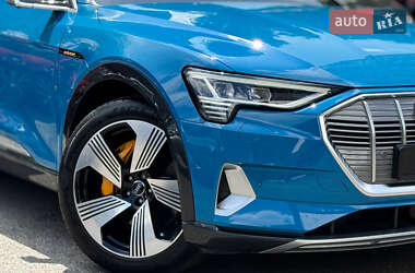 Внедорожник / Кроссовер Audi e-tron 2019 в 