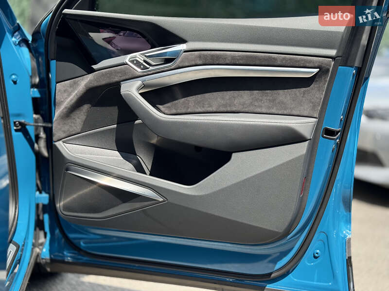 Позашляховик / Кросовер Audi e-tron 2019 в Києві