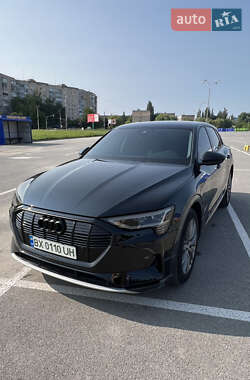 Внедорожник / Кроссовер Audi e-tron 2020 в 
