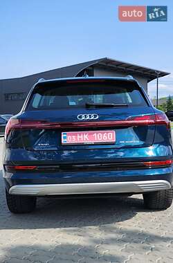 Внедорожник / Кроссовер Audi e-tron 2021 в 