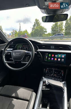 Внедорожник / Кроссовер Audi e-tron 2020 в 