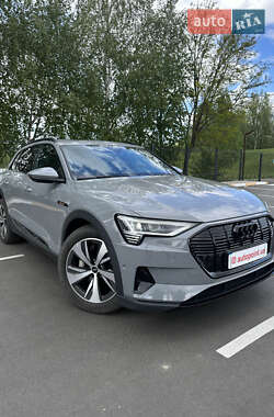 Внедорожник / Кроссовер Audi e-tron 2020 в 