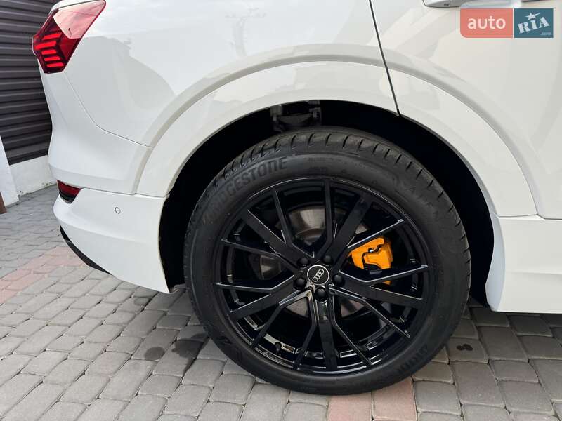 Внедорожник / Кроссовер Audi e-tron 2022 в Луцке