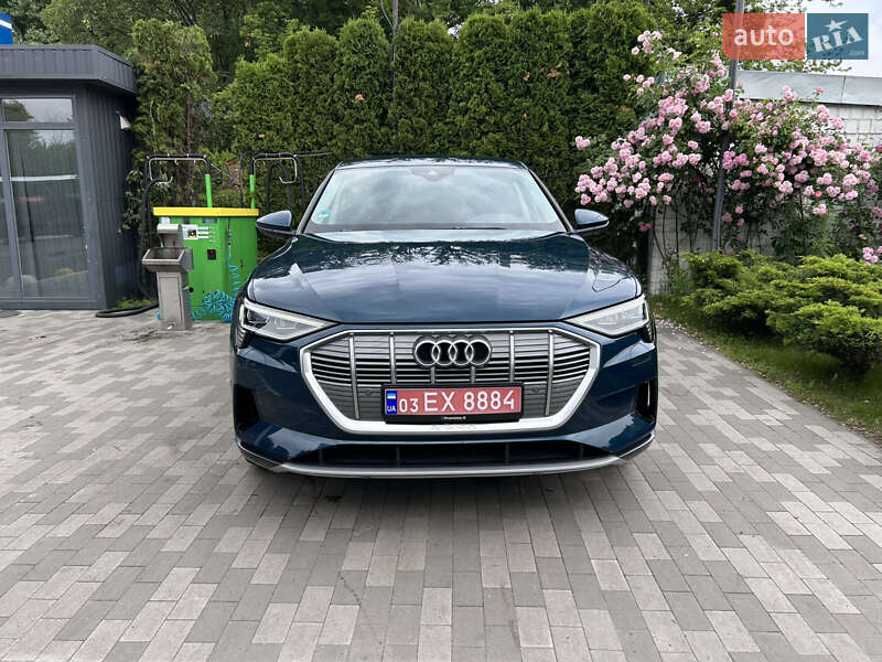 Позашляховик / Кросовер Audi e-tron 2022 в Києві