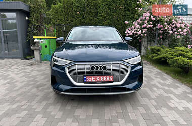 Внедорожник / Кроссовер Audi e-tron 2022 в 