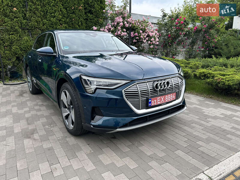 Позашляховик / Кросовер Audi e-tron 2022 в Києві