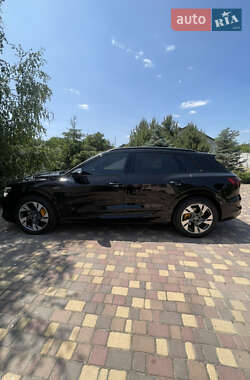 Внедорожник / Кроссовер Audi e-tron 2020 в 