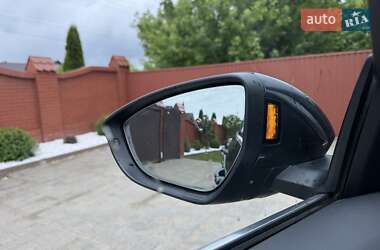 Внедорожник / Кроссовер Audi e-tron 2021 в 