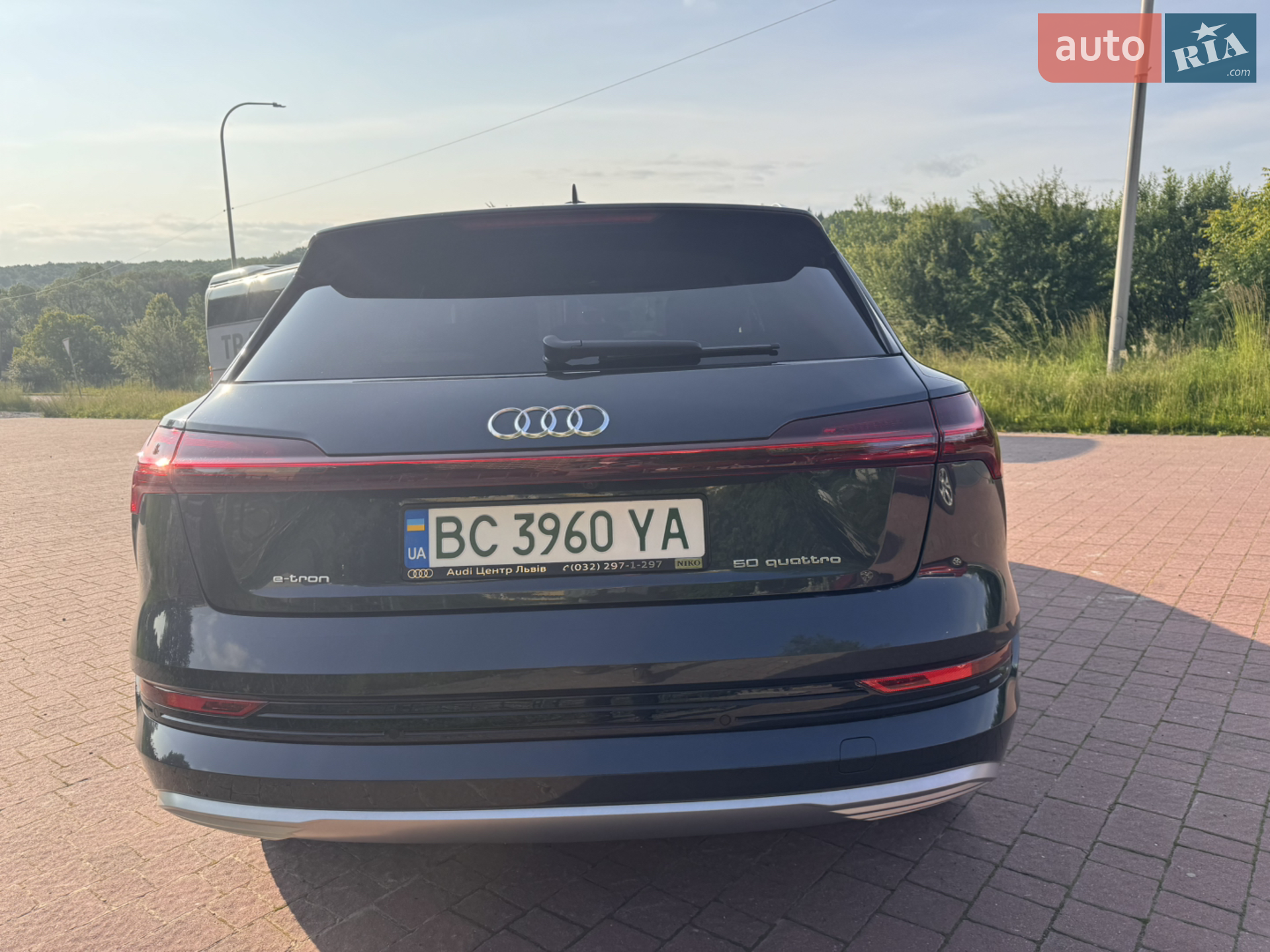 2019 Audi e-tron - мініатюра 2