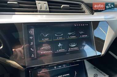 Внедорожник / Кроссовер Audi e-tron 2021 в 