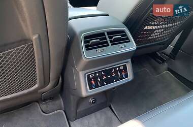 Внедорожник / Кроссовер Audi e-tron 2021 в 