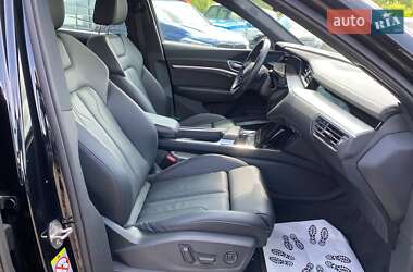 Внедорожник / Кроссовер Audi e-tron 2021 в 