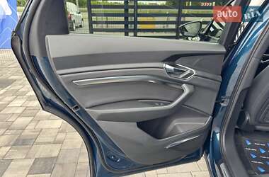 Внедорожник / Кроссовер Audi e-tron 2019 в 