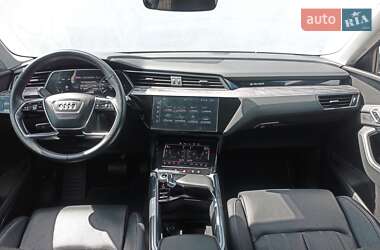 Внедорожник / Кроссовер Audi e-tron 2020 в 