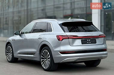 Внедорожник / Кроссовер Audi e-tron 2019 в 