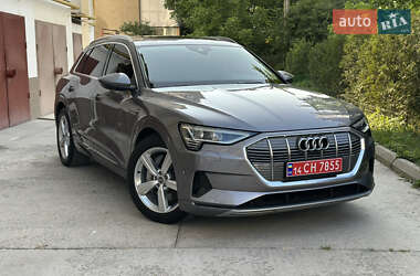 Внедорожник / Кроссовер Audi e-tron 2019 в 