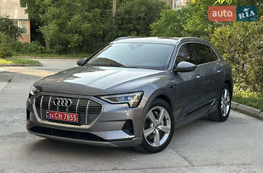 Внедорожник / Кроссовер Audi e-tron 2019 в 