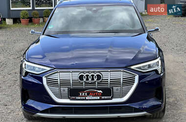 Внедорожник / Кроссовер Audi e-tron 2021 в 