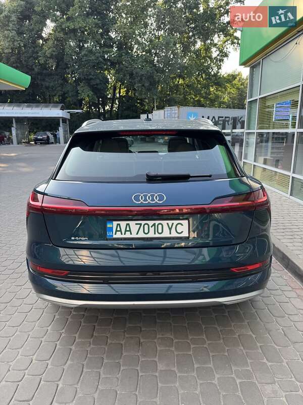 Позашляховик / Кросовер Audi e-tron 2019 в Києві